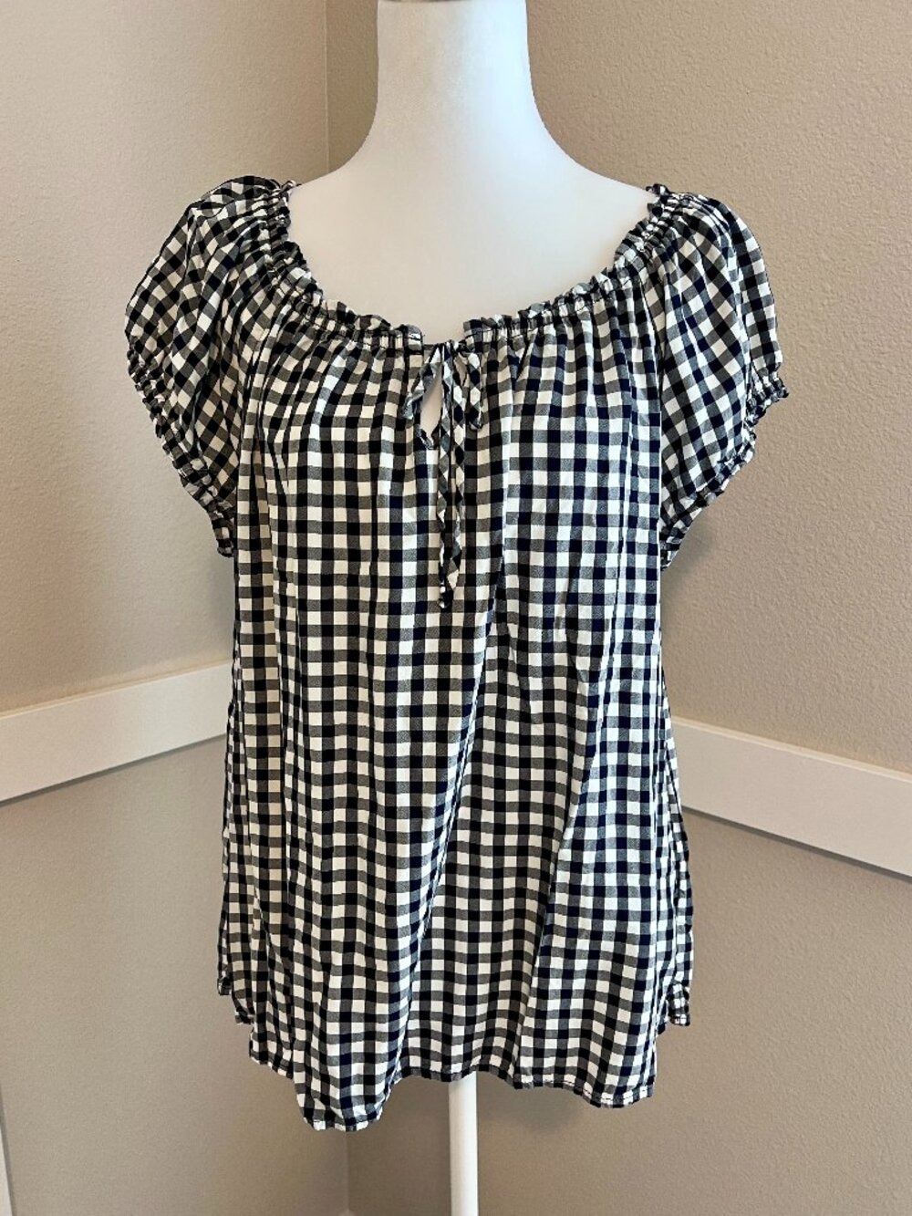 Old Navy Black White Gingham Smocked Scoop Neck Peasant Top Blouse -Size Medium